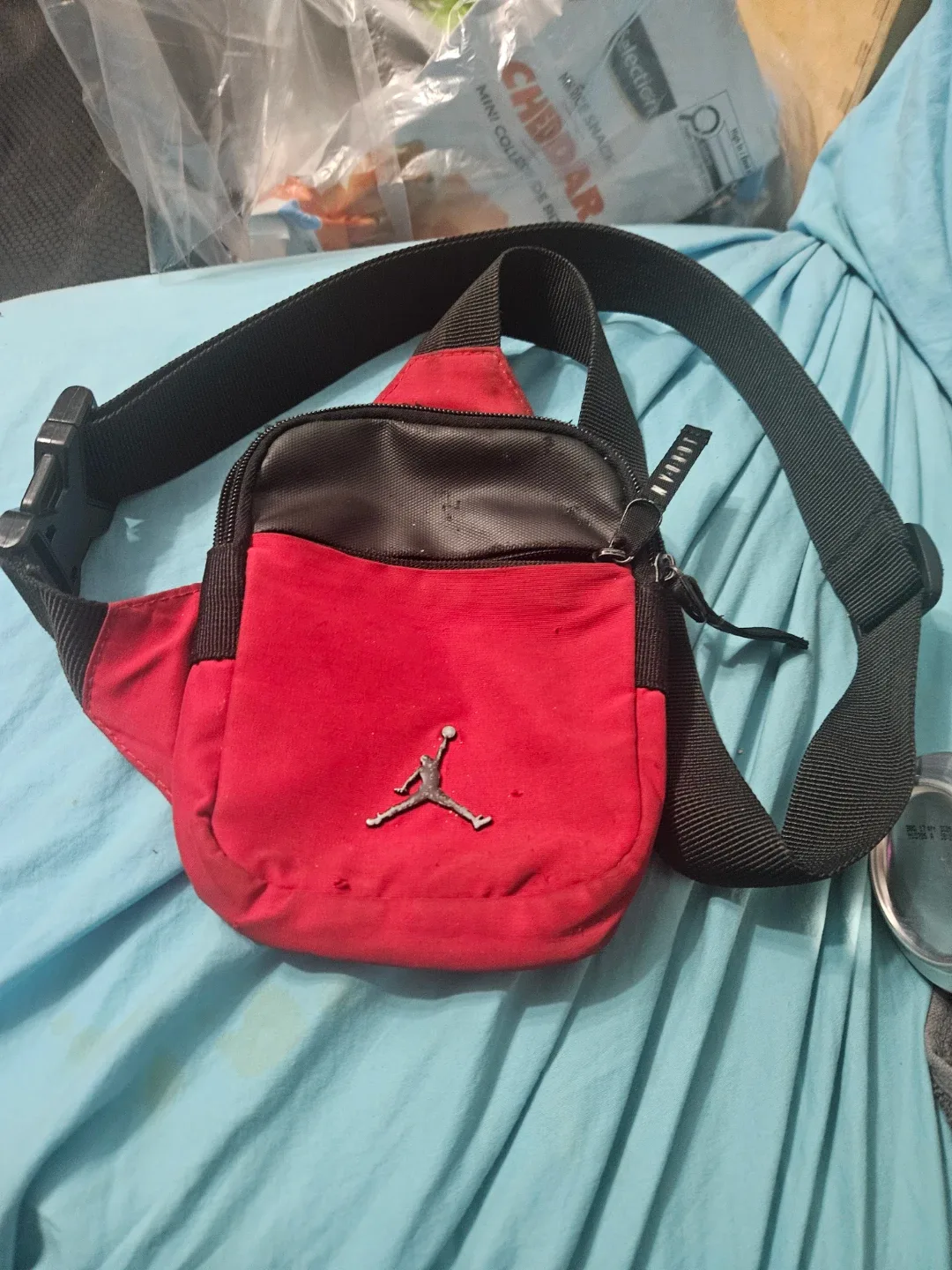 Jordan Red Sling Bag - photo 2