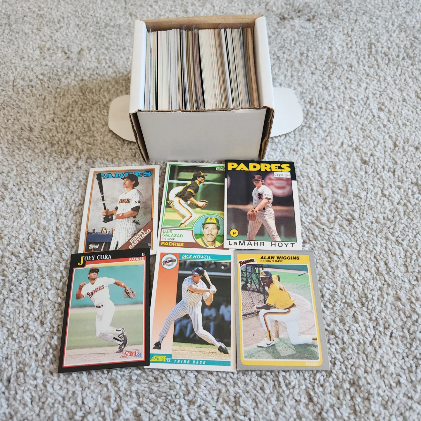 San Diego Padres, 100 Baseball Cards Team lot - photo 4