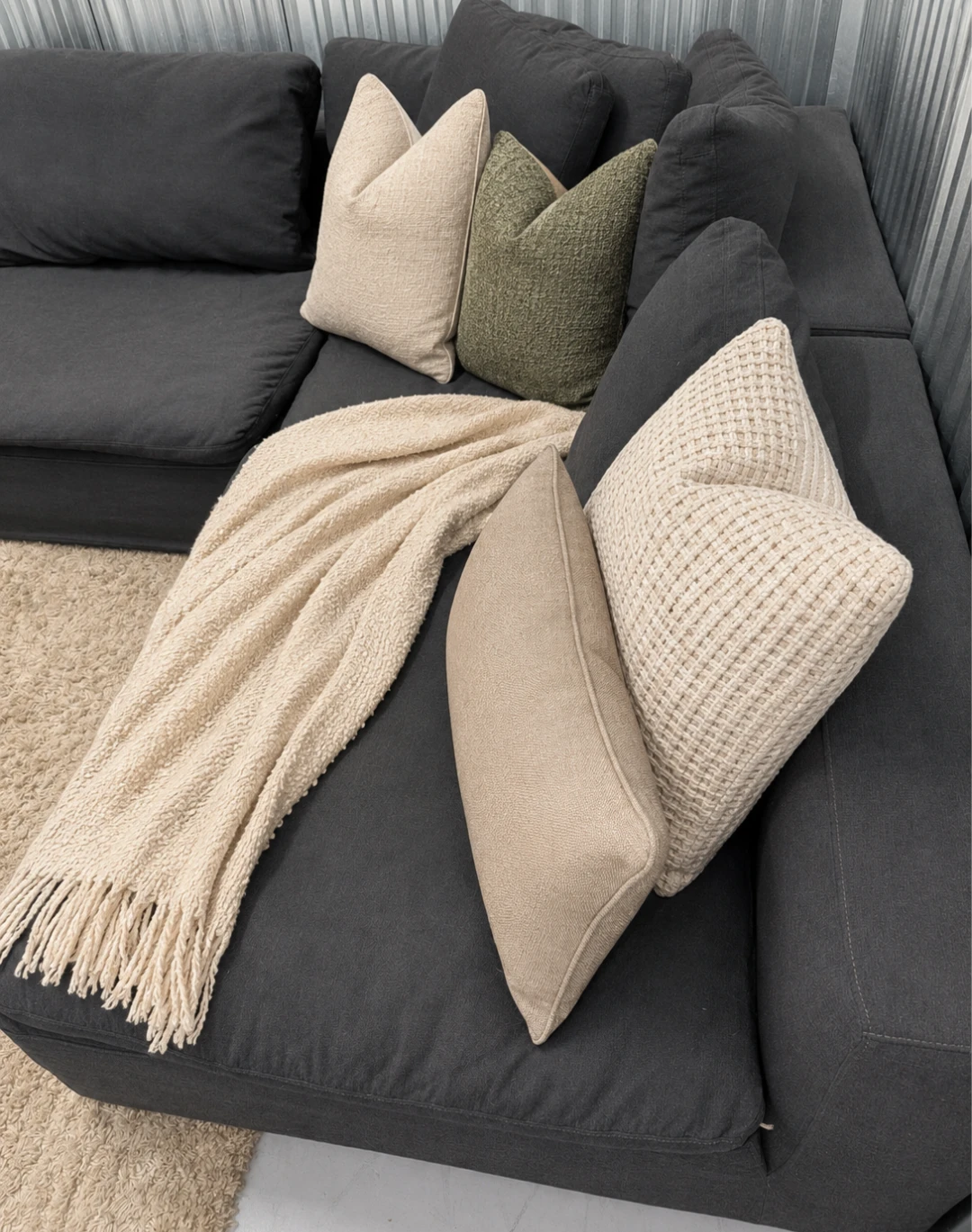Free delivery!! Cloud sectional - photo 2