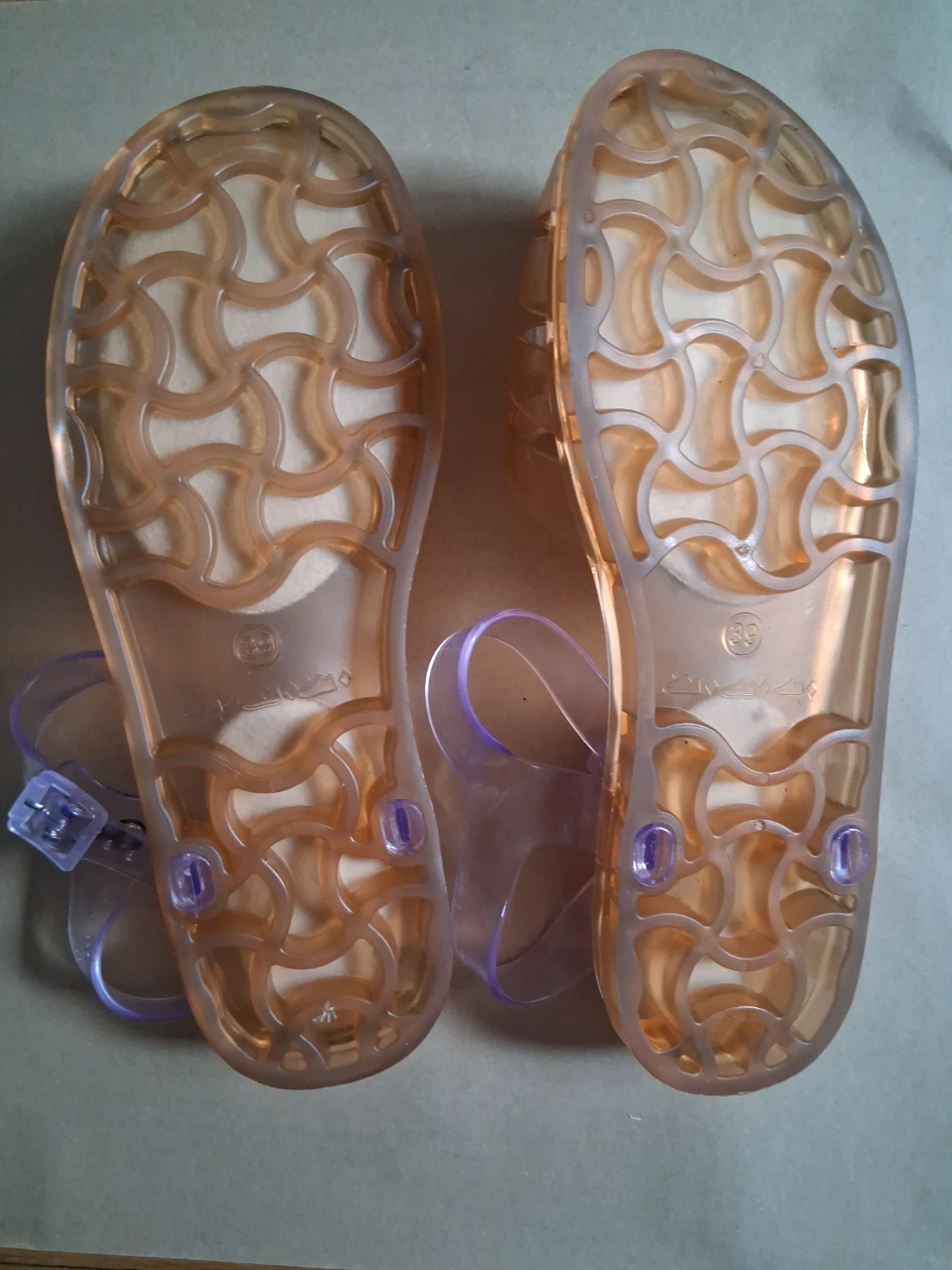 Sheer socks with floral embroidery & Jelly sandals - photo 3