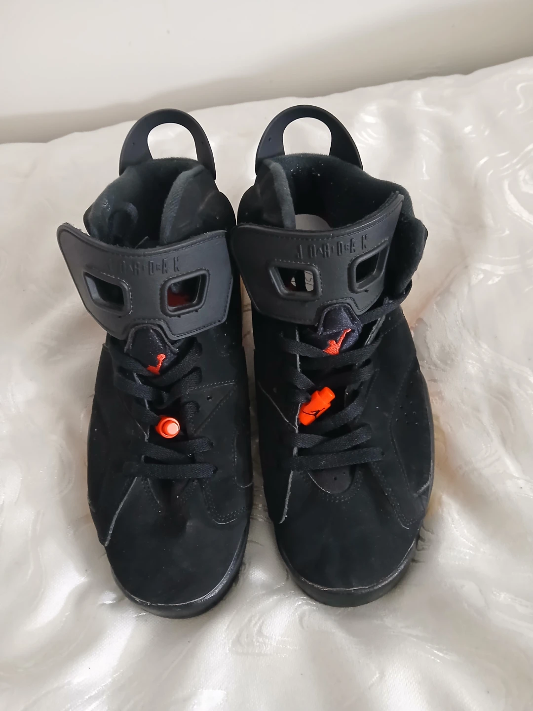 Nike air jordas 6 high retro black like new
