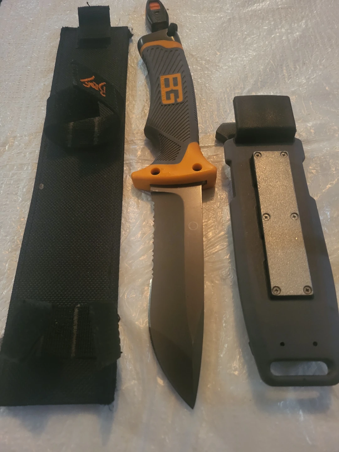Gerber Serrated Edge Survival Knife with Sheath - photo 2