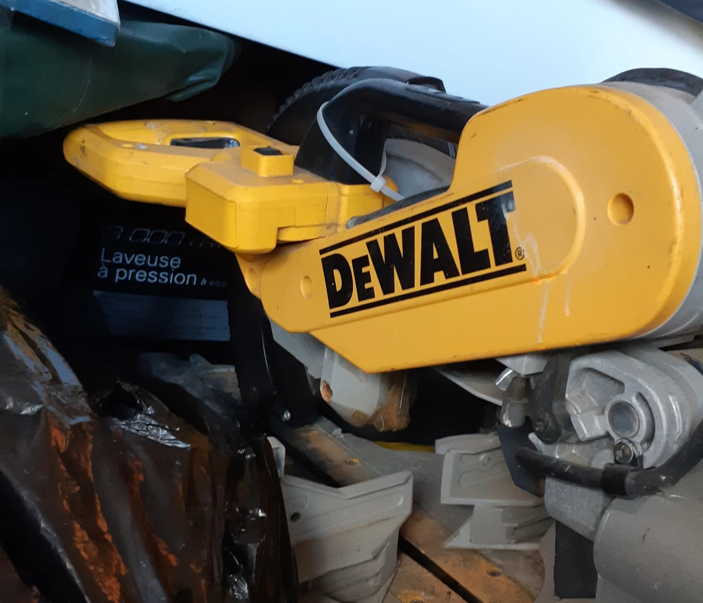 DEWALT Mitre Saw