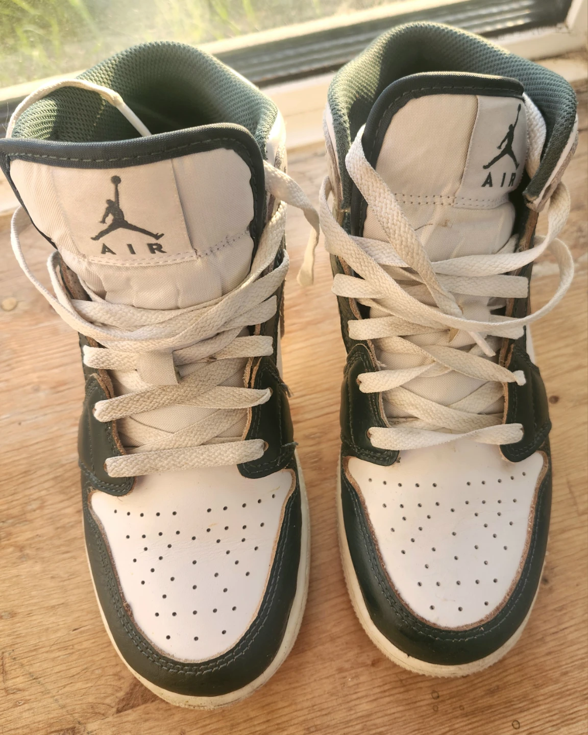 Air Jordan 1 Mid SE White Pine Green TD Shoes