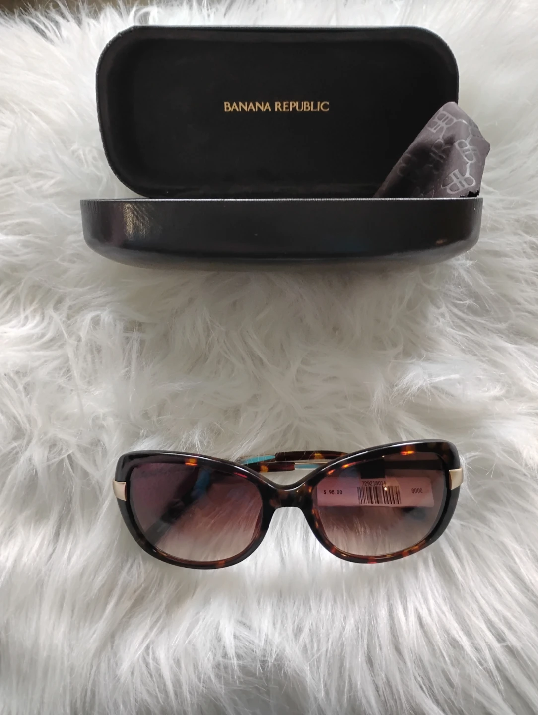 Banana Republic Tortoiseshell Sunglasses with Case