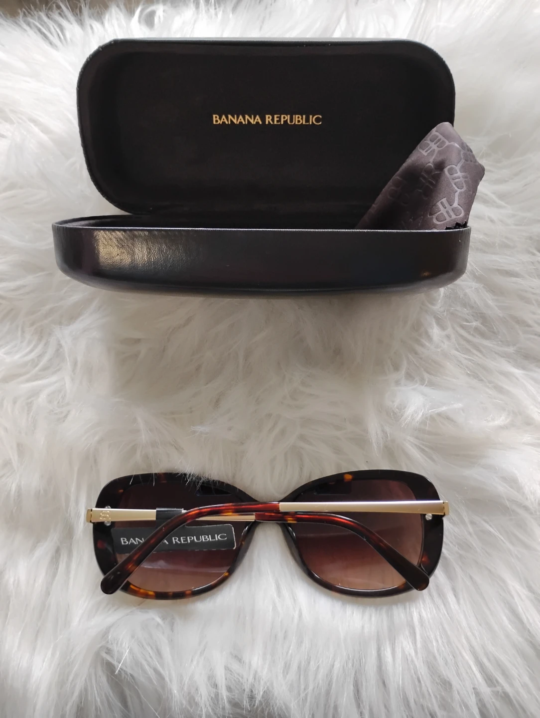 Banana Republic Tortoiseshell Sunglasses with Case - photo 2