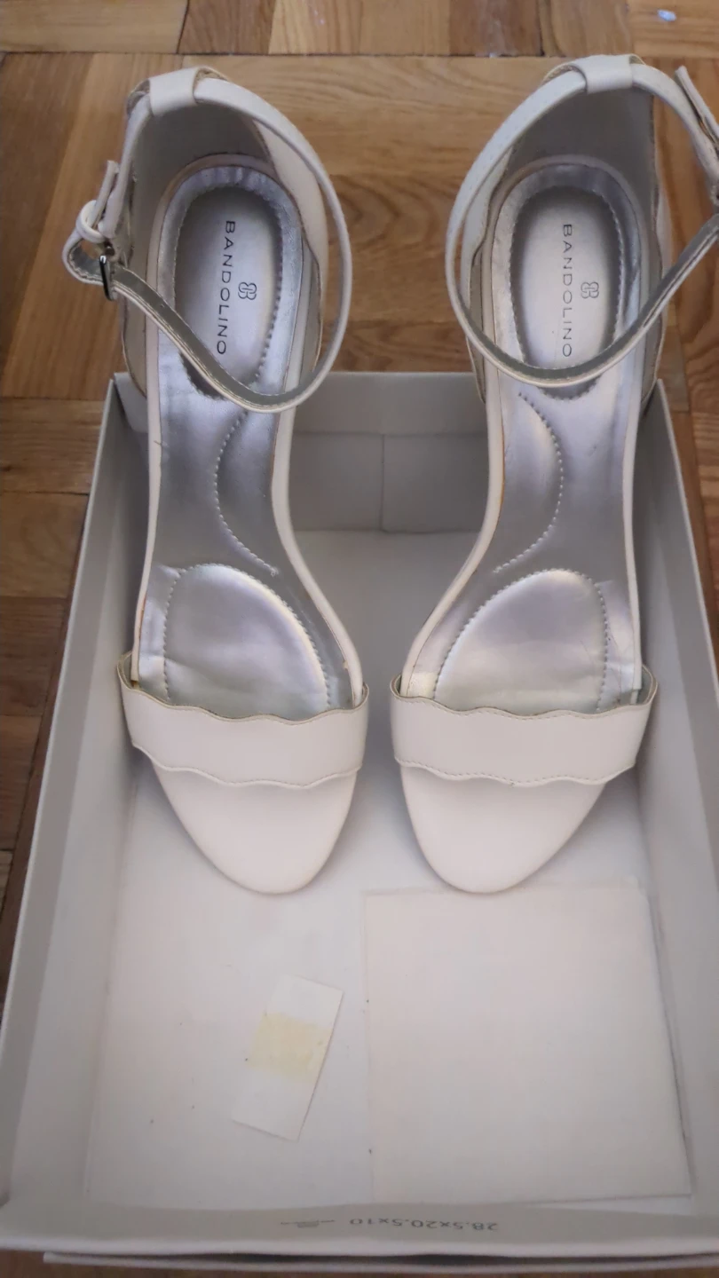 Bandolino White Wedge Sandals Size 8.5M
