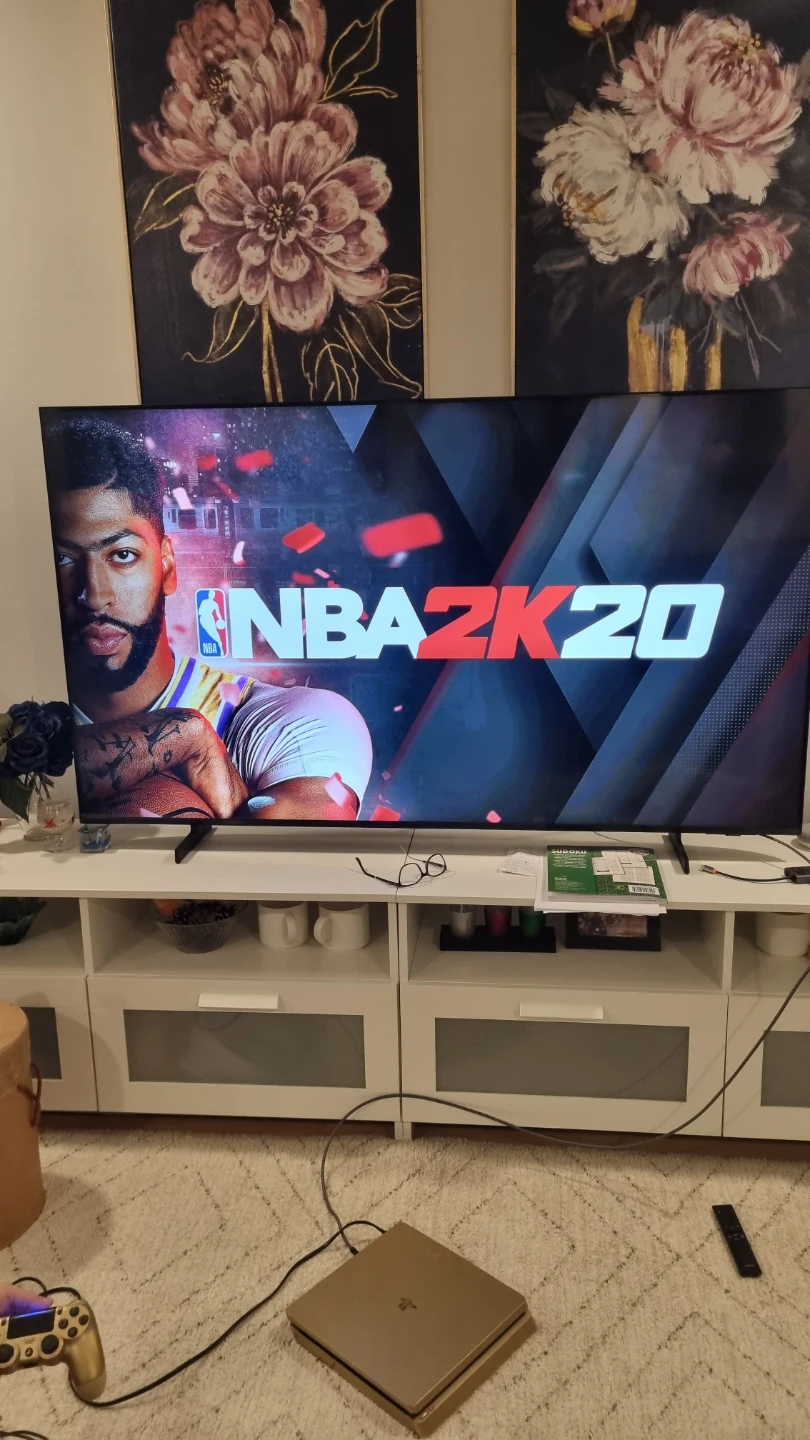 Ps4 with NBA 2K20 video game - photo 3