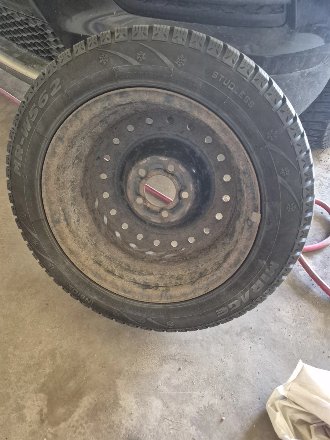 Mirage MR-W562 Studless Winter Tire 195/55R15 85H - photo 5