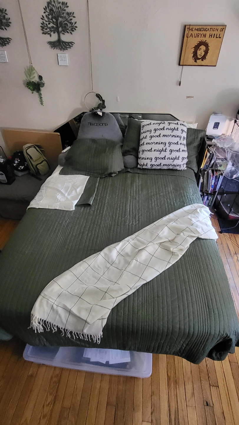 Whole bed without linens for SALE - photo 2