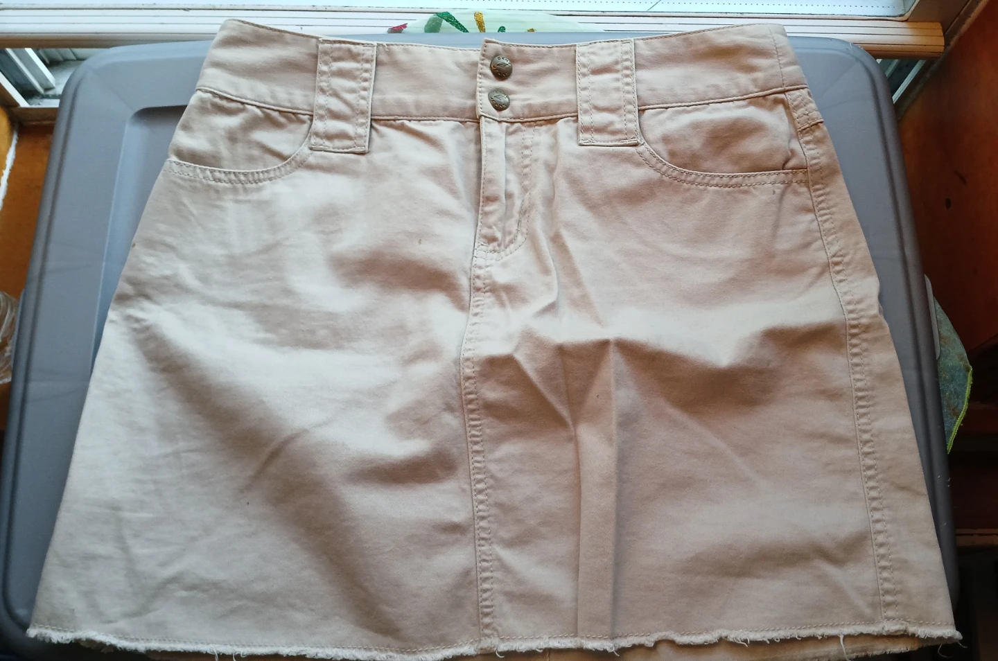 DKNY Jeans Women's Khaki Mini Skirt Size 6 - photo 3