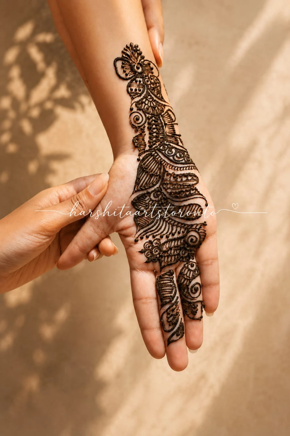 Henna artist in Toronto downtown - photo 5