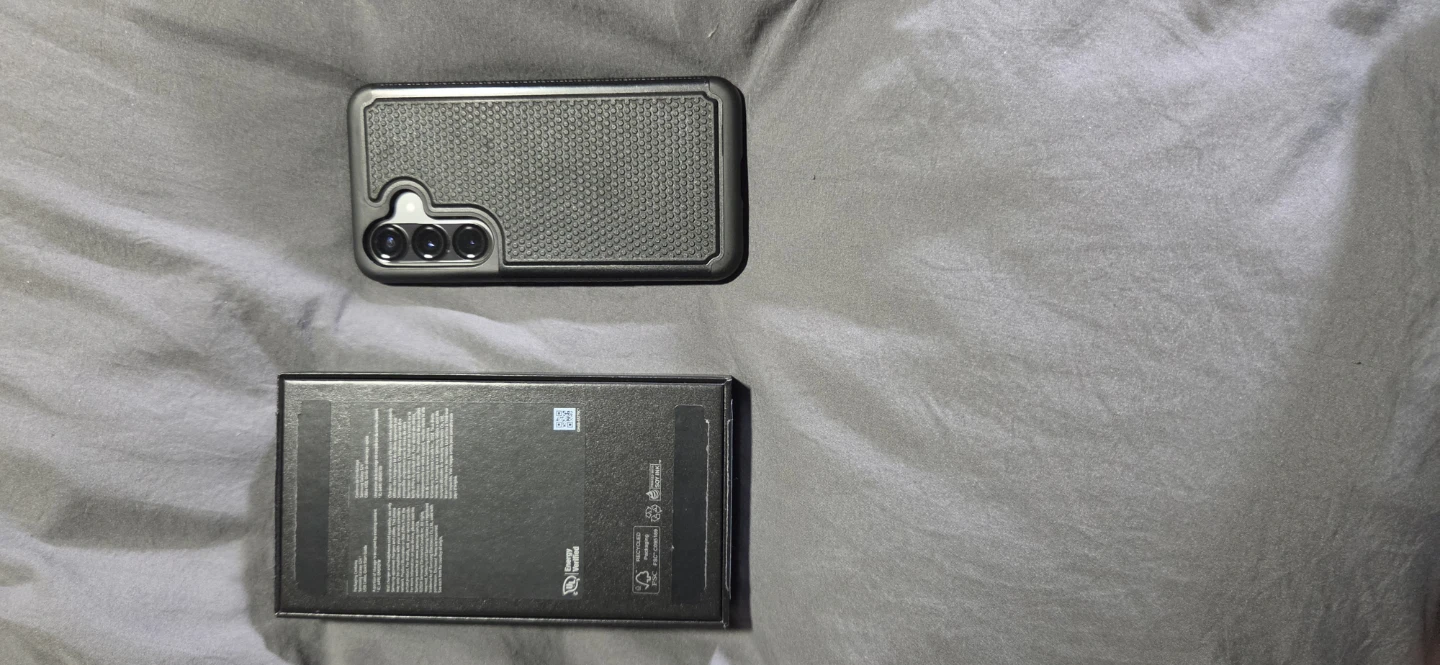 Samsung S24 - photo 2
