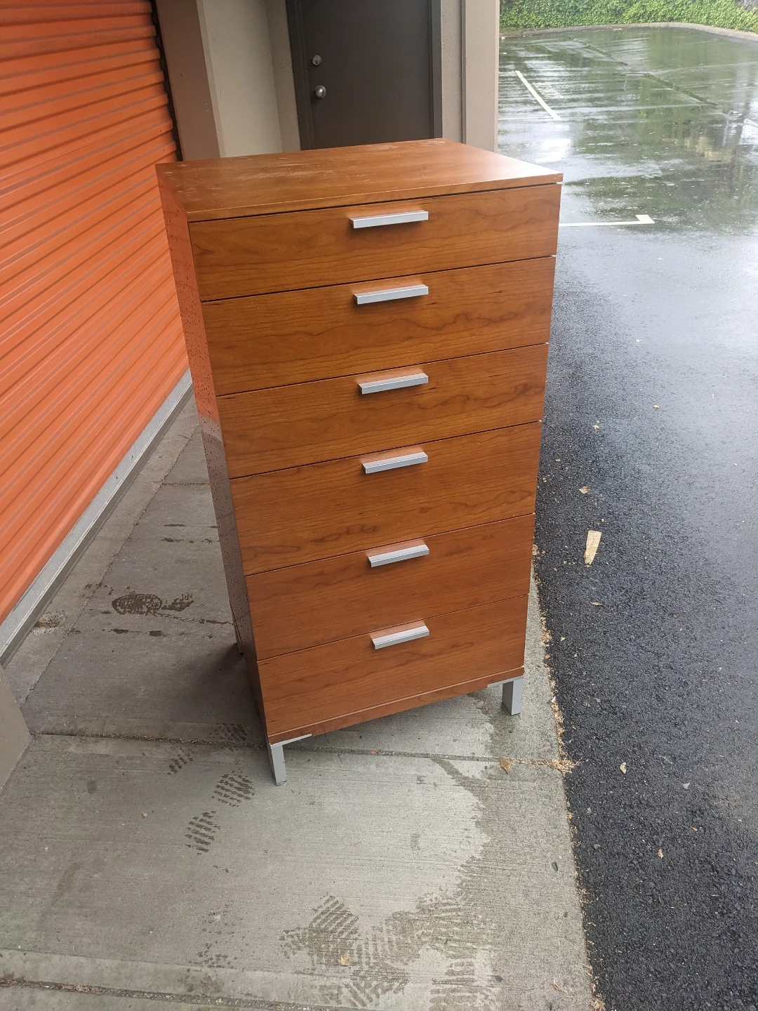 Dresser and nightstand excellent condition delivery available - photo 2