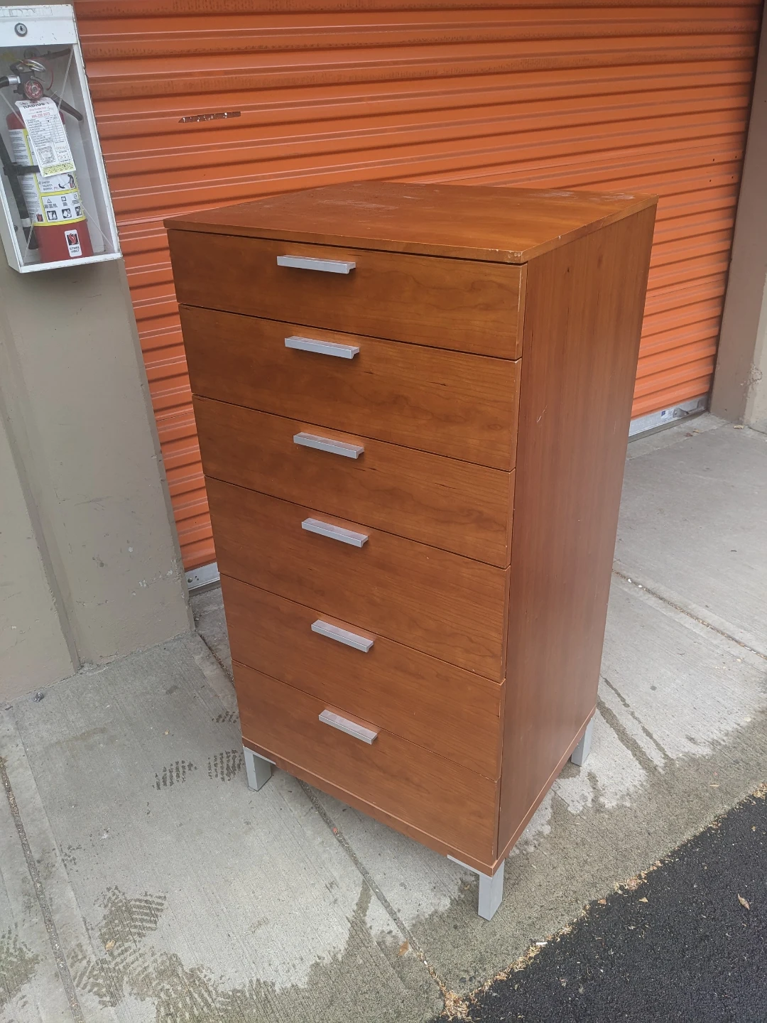 Dresser and nightstand excellent condition delivery available - photo 3