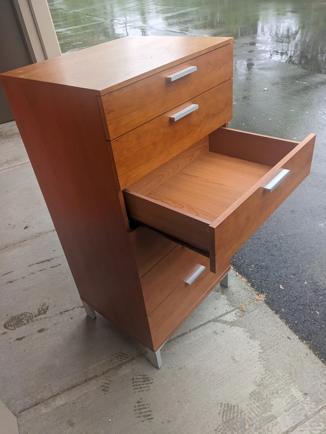 Dresser and nightstand excellent condition delivery available - photo 5