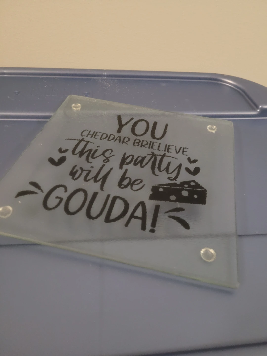 Glass cutting board