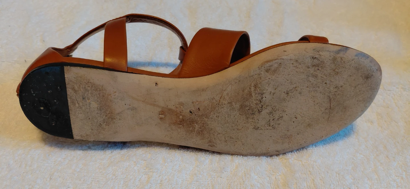 Gucci Brown Leather Flat Sandals Size 40 - photo 4