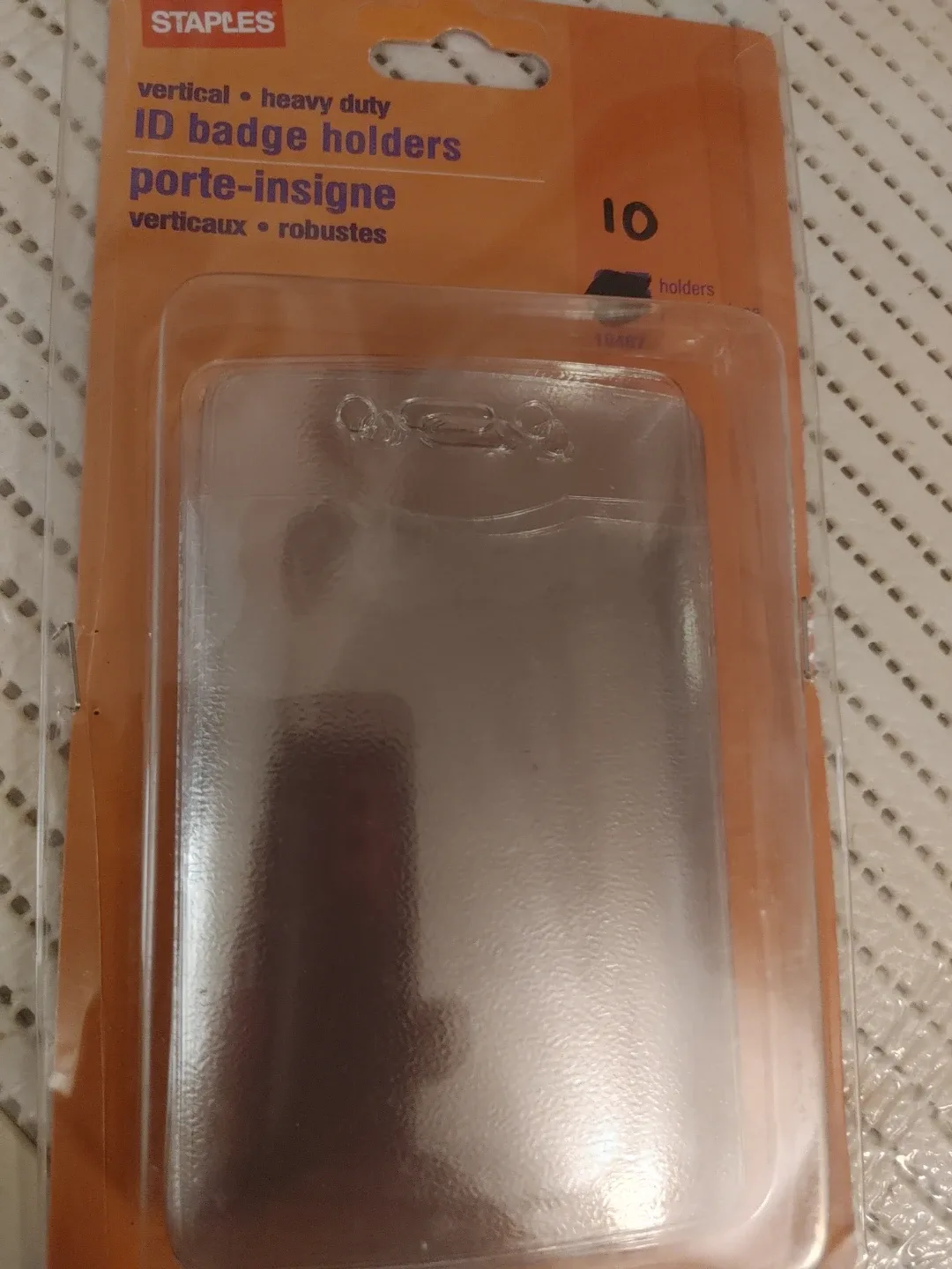 Staples Heavy Duty Vertical ID Badge Holders (10 count)