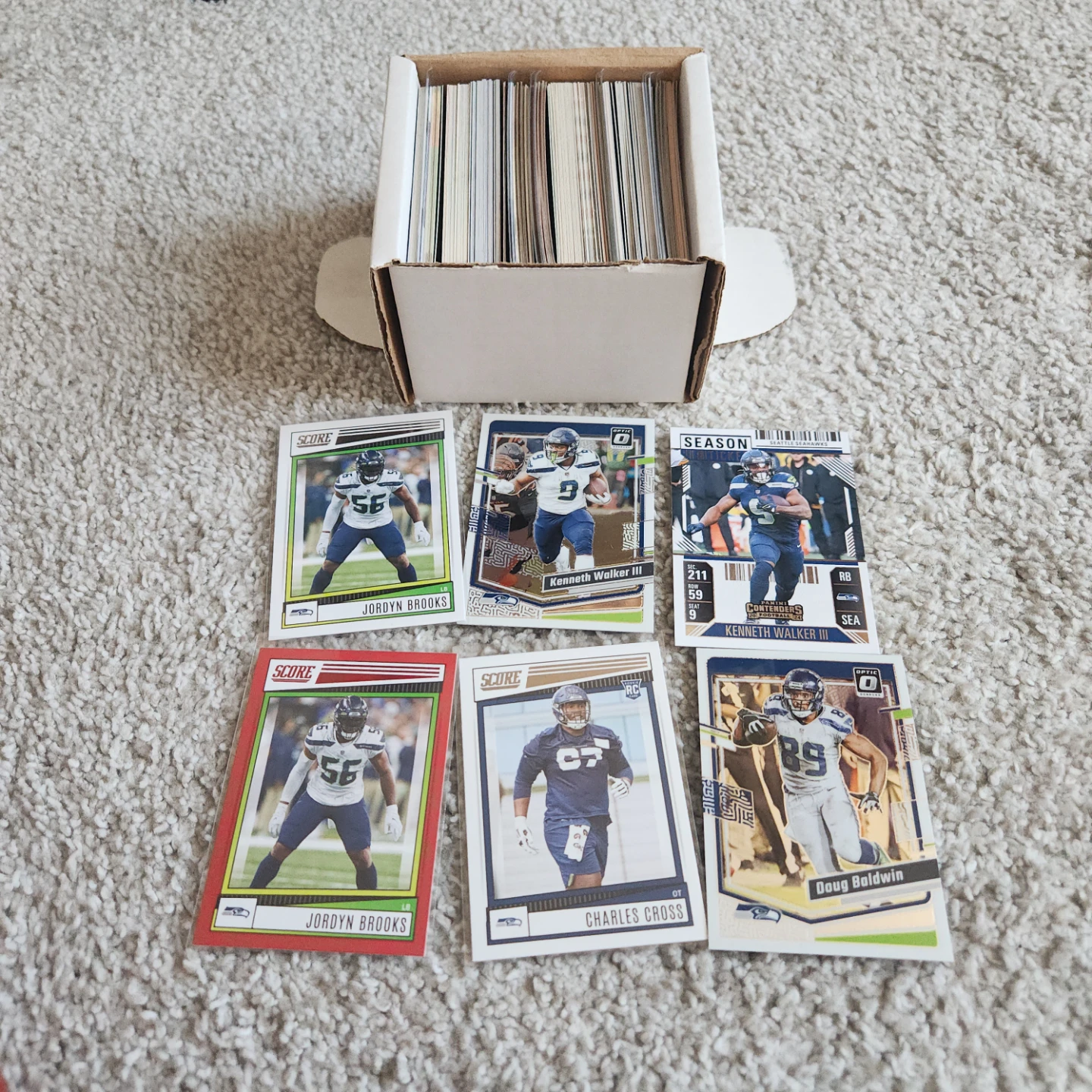 Seattle Seahawks, 200 NFL Football Cards Team lot - photo 3
