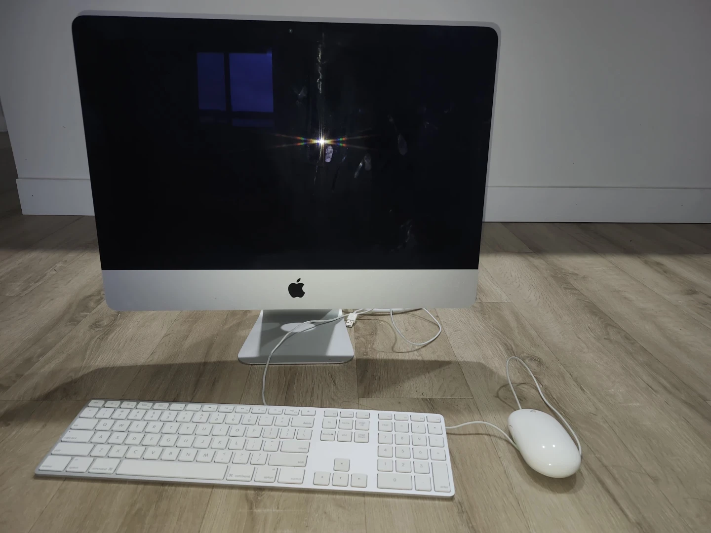 Apple iMac 2014 Gen 21.5 inch, All-in-One Desktop Computer