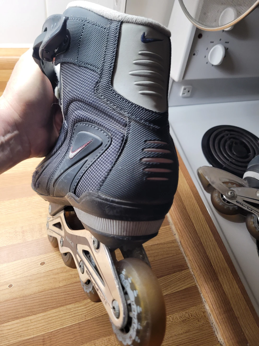 Nike Rollerblades - Women's Size 6 - photo 5
