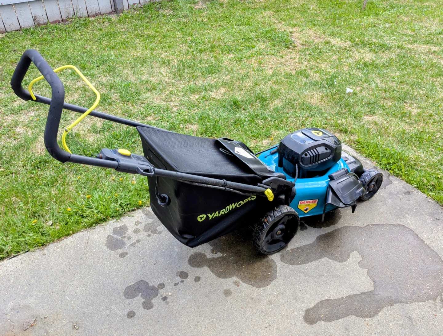 Yardworks 12 Amp 20-Inch Push Mower 3 in 1 - photo 2