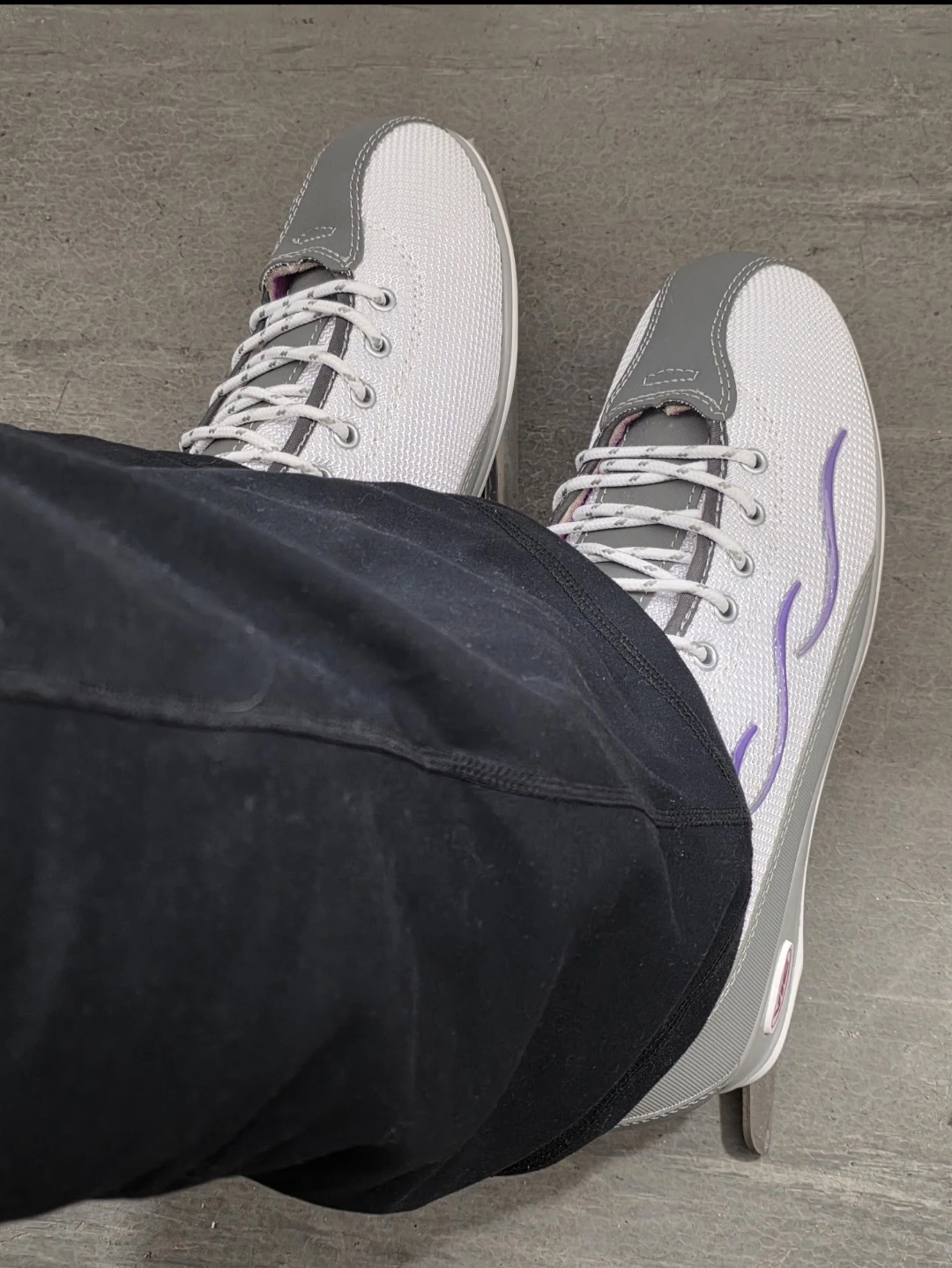 VIC Ice Skates - Size 8 US