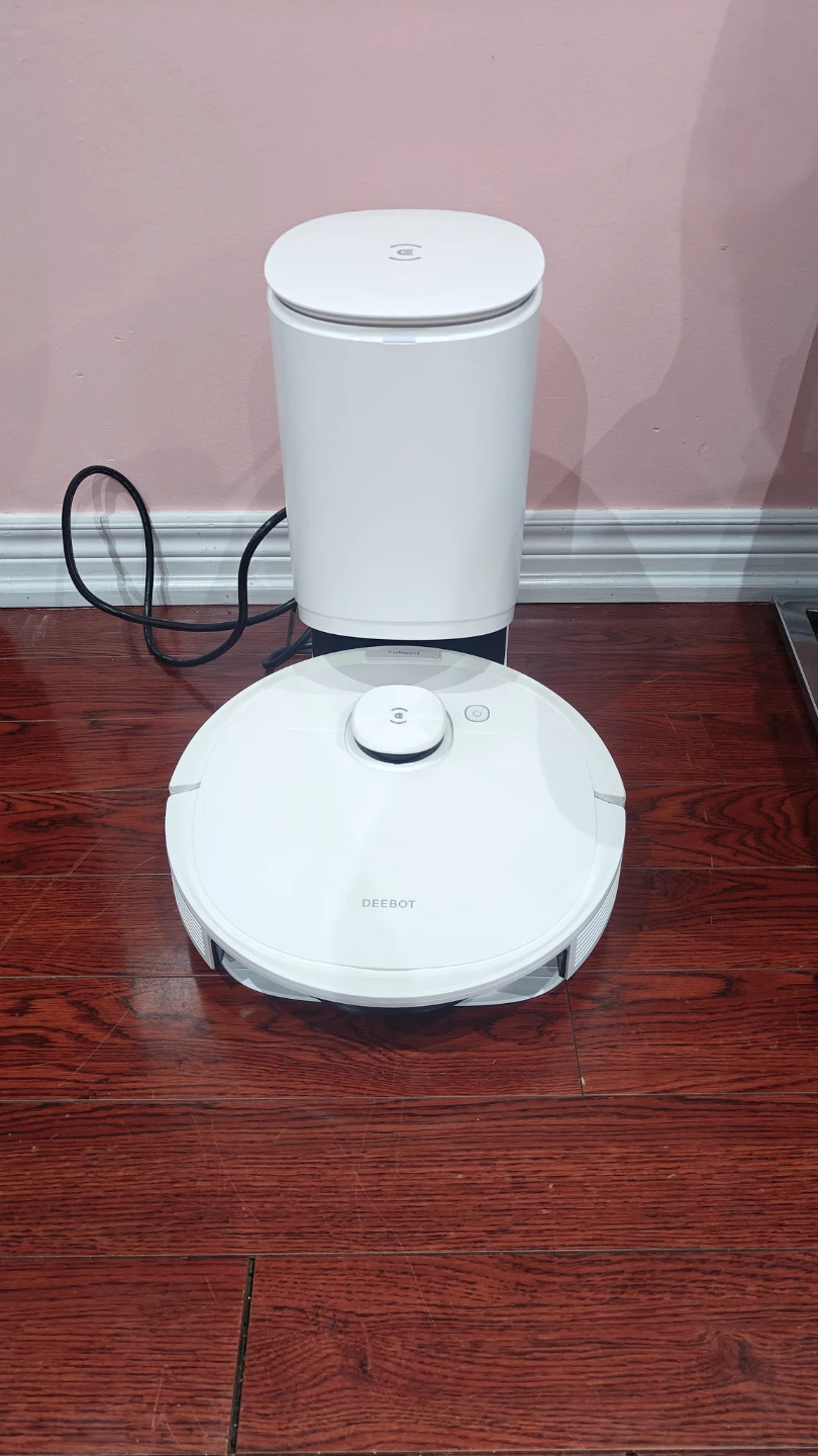 ECOVACS DEEBOT Robot Vacuum and Mop (MOVING OUT SALE)