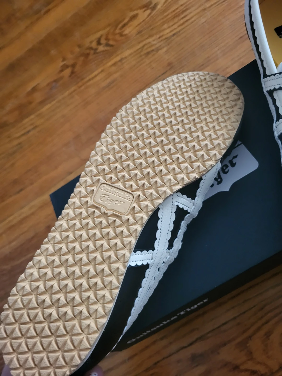 Never Worn Onitsuka Tigers size 9.5! - photo 2