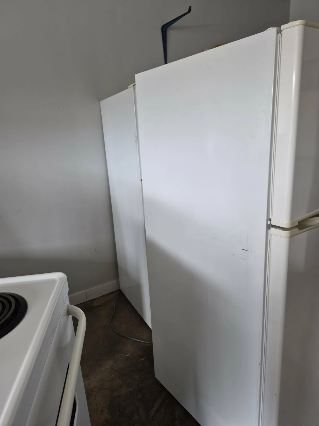 Frigidaire Refrigerator - photo 2