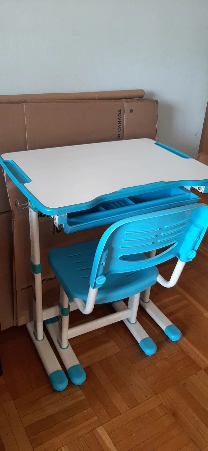 Adjustable Kids Desk and Chair Set