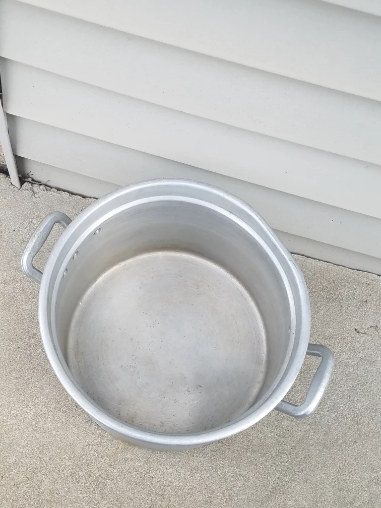 Large Aluminum Stock Pot with Lid - photo 2