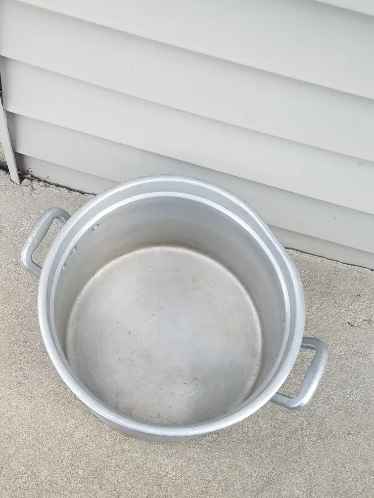 Large Aluminum Stock Pot with Lid - photo 2