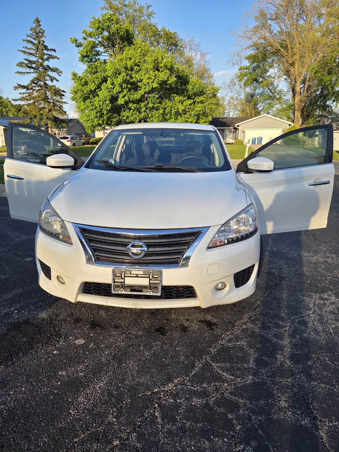 White Nissan Sentra SR - photo 5