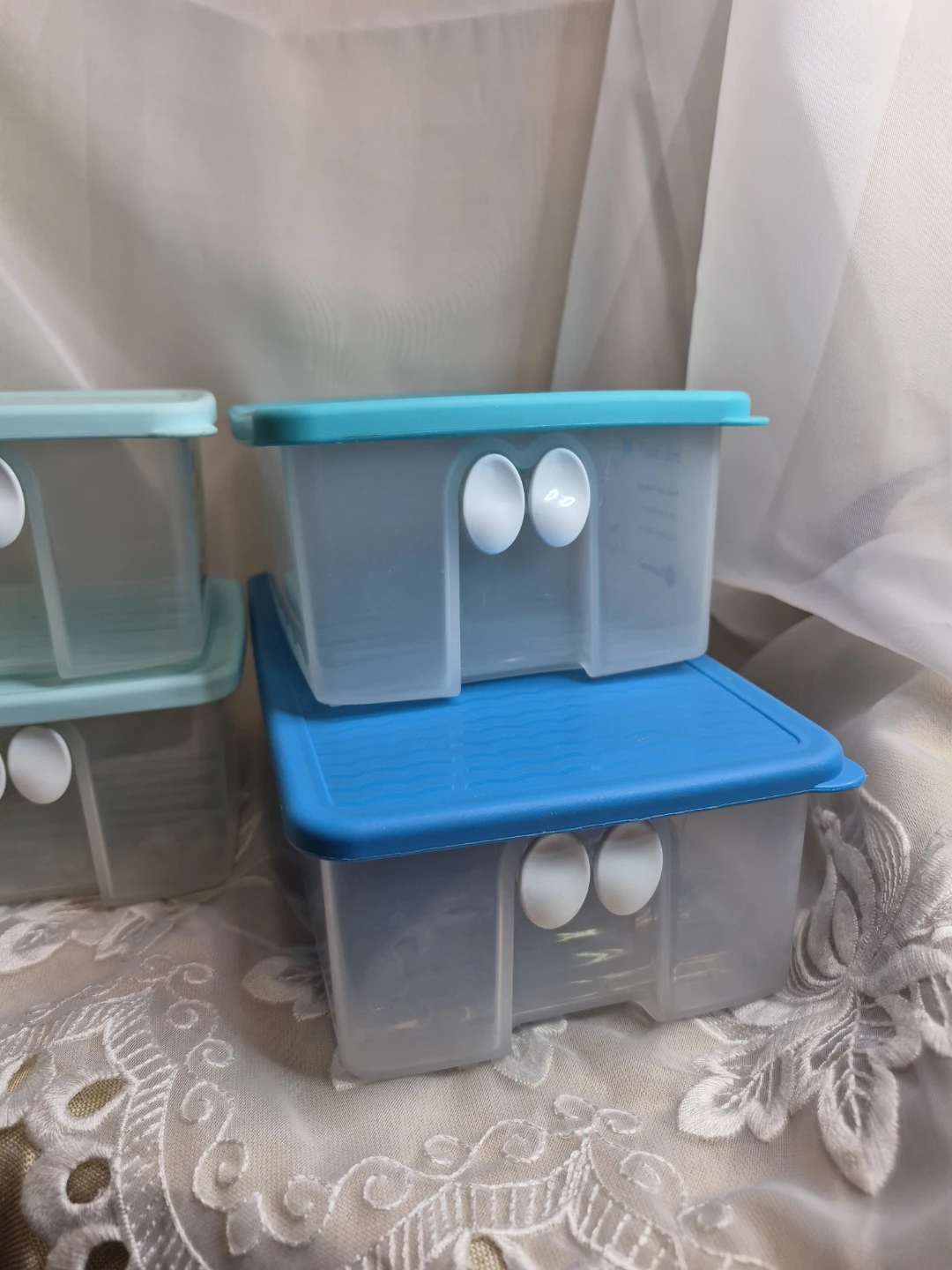 Set of 4 Tupperware FridgeSmart with Vents Containers - 8 pc Set - photo 4