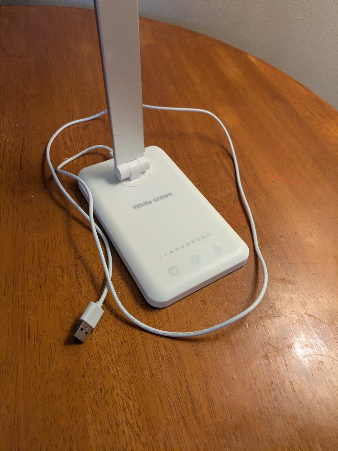 White Crown LED Desk Lamp - photo 2