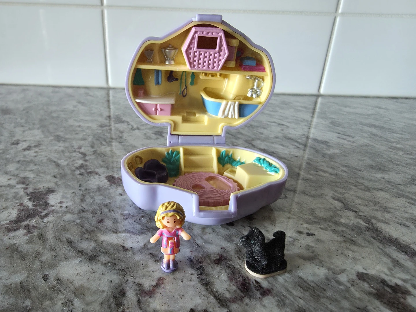 1993 Polly Pocket Dazzling Dog Show