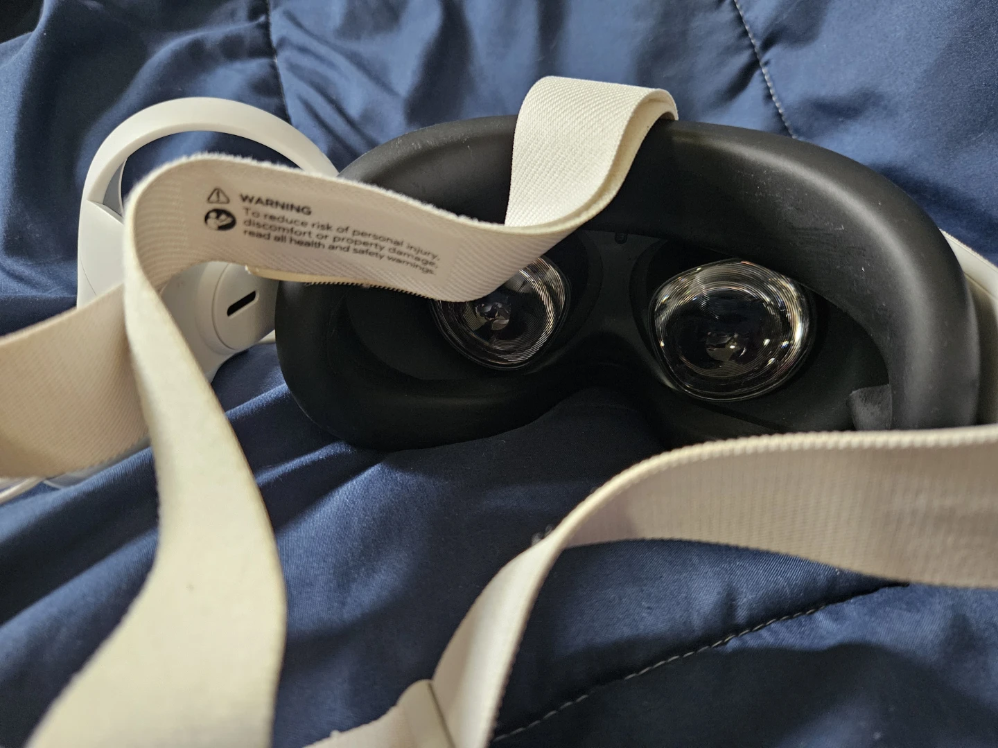 Meta Quest 2 VR Headset with Controllers - photo 3