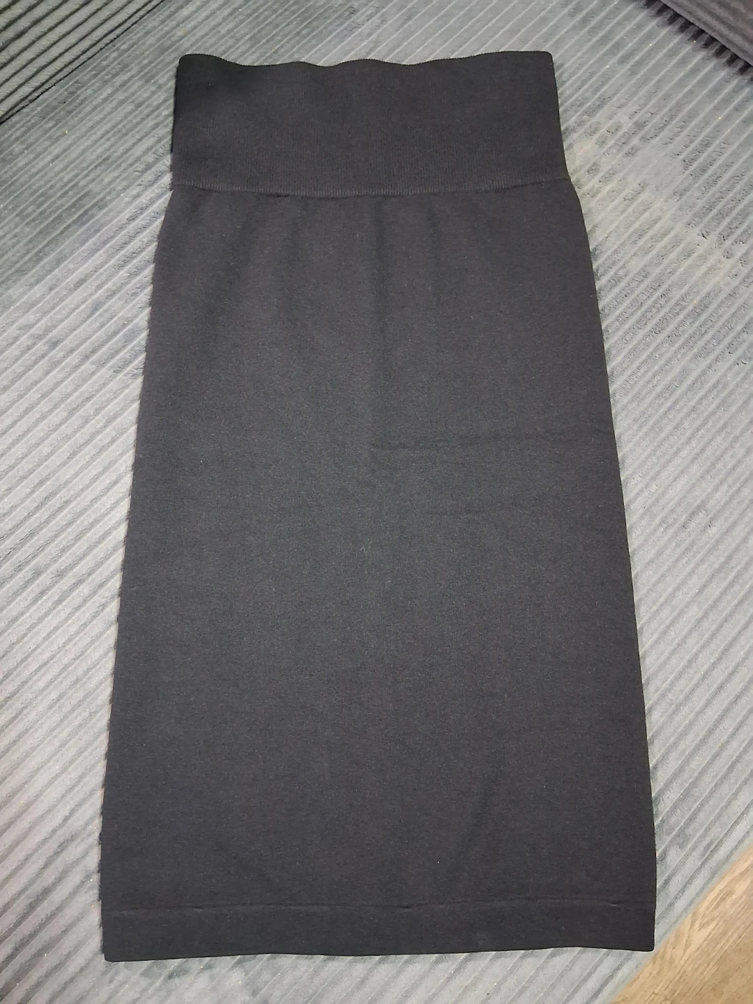 Aritzia Wilfred Free Ribbed Midi Skirt