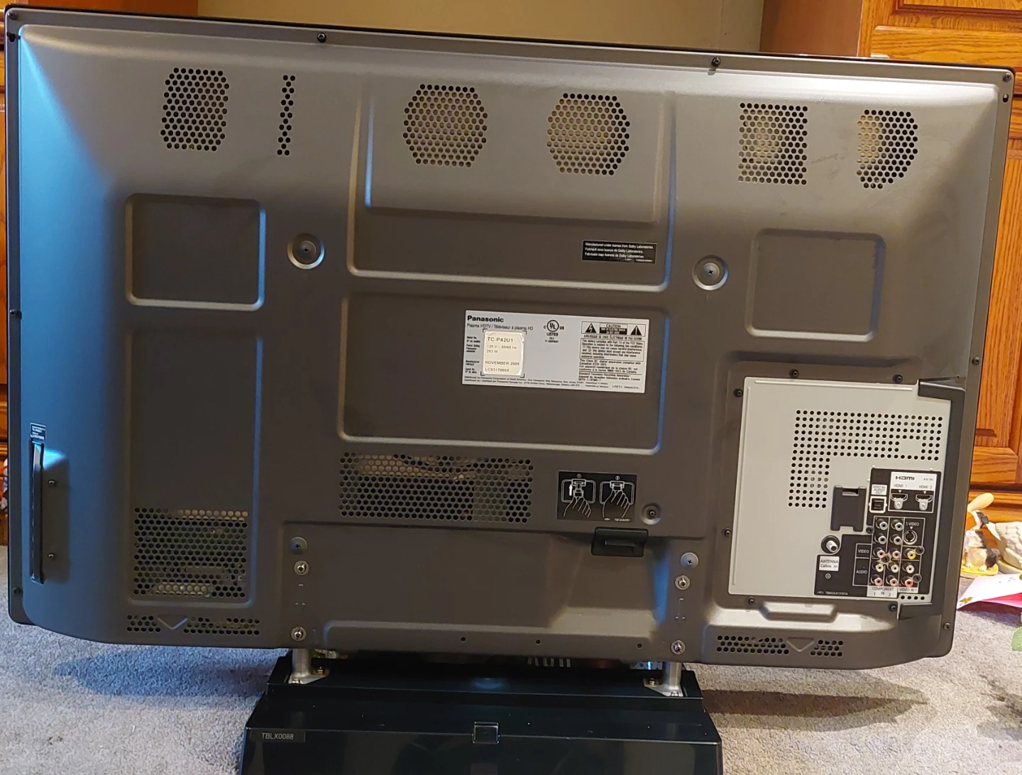 Panasonic TC-P42U1 Plasma HDTV - photo 3