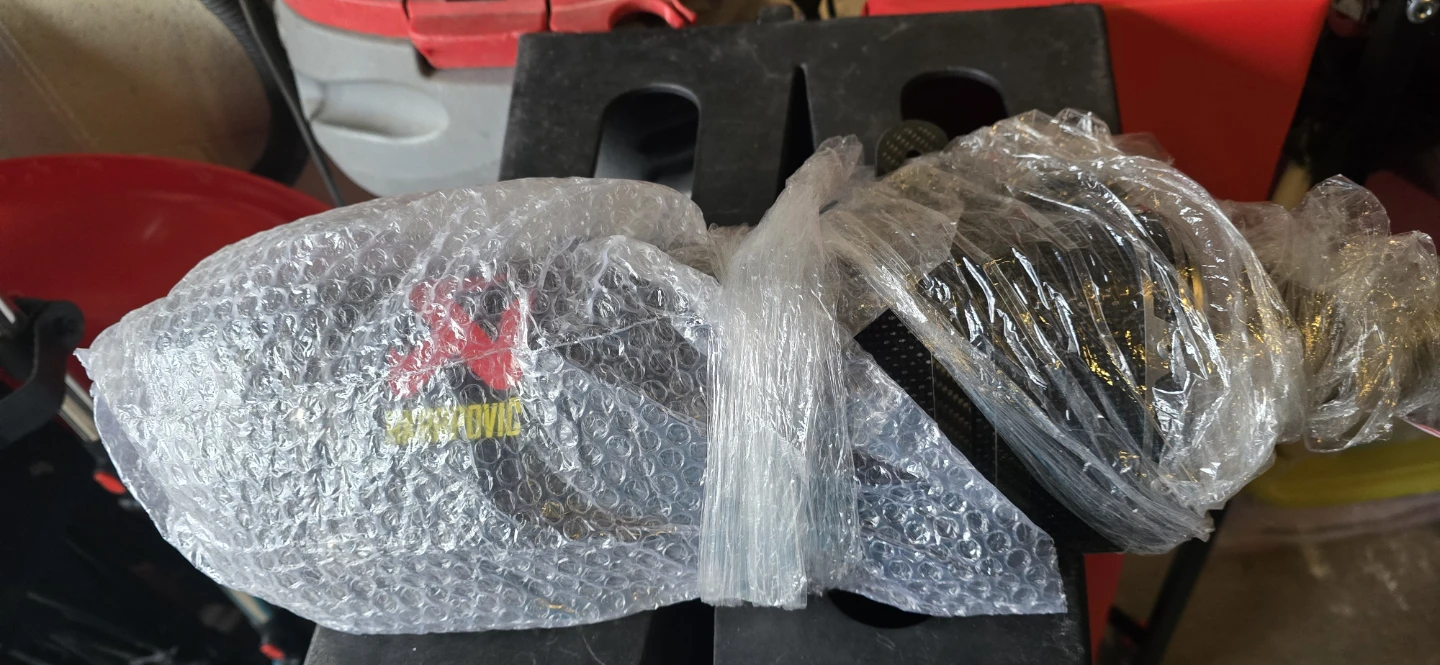 Akrapovič Carbon Fibre Exhaust Muffler - photo 2