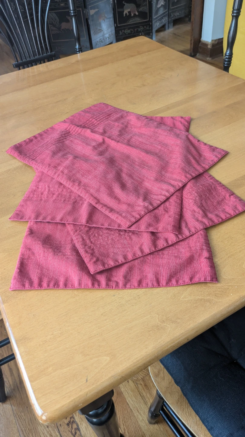 Set of 4 Red Cloth Placemats - photo 2