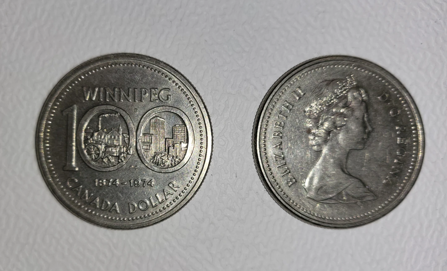 Vintage 1974 Winnipeg Canada Dollar Coin - photo 2