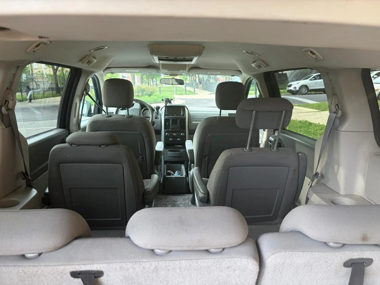 Blue Dodge Grand Caravan Minivan - photo 4
