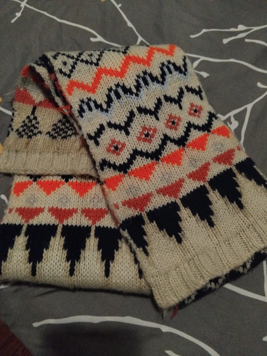 Knitted Scarf with Geometric Pattern