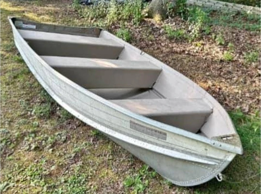 Aluminum boat