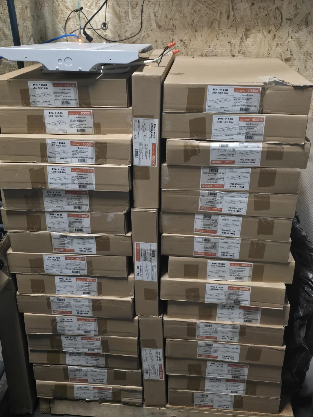 EarthTronics LED High Bay Light 155W 4000K - photo 4