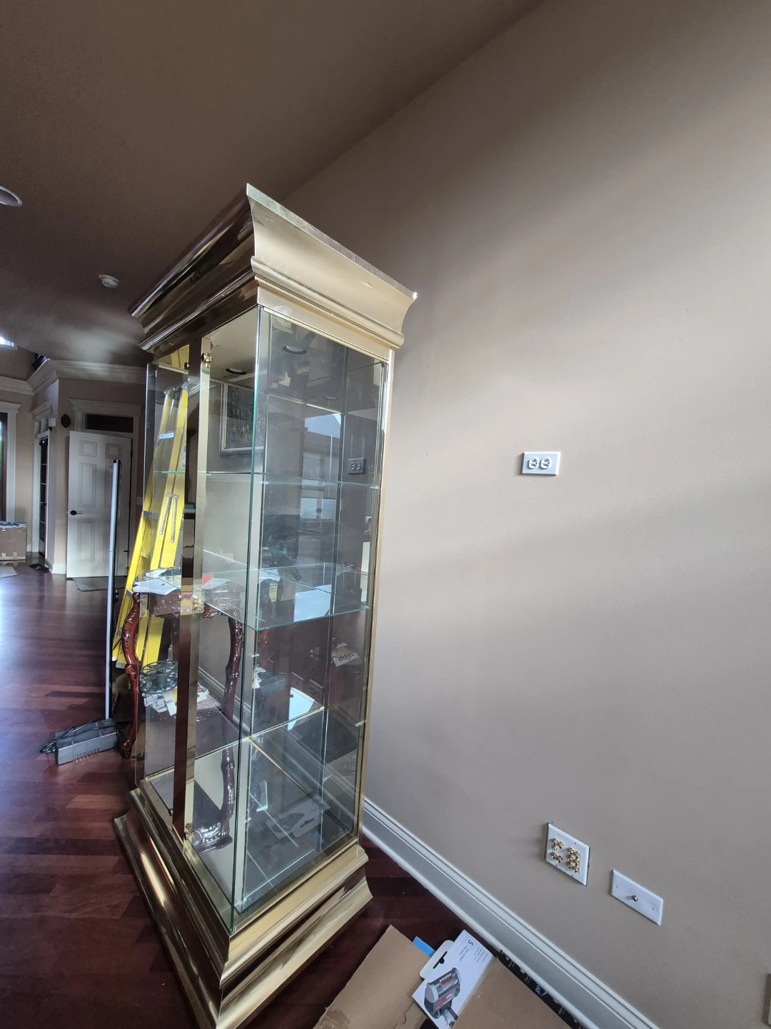 Glass Display Cabinet with Mirrored Back and I side light