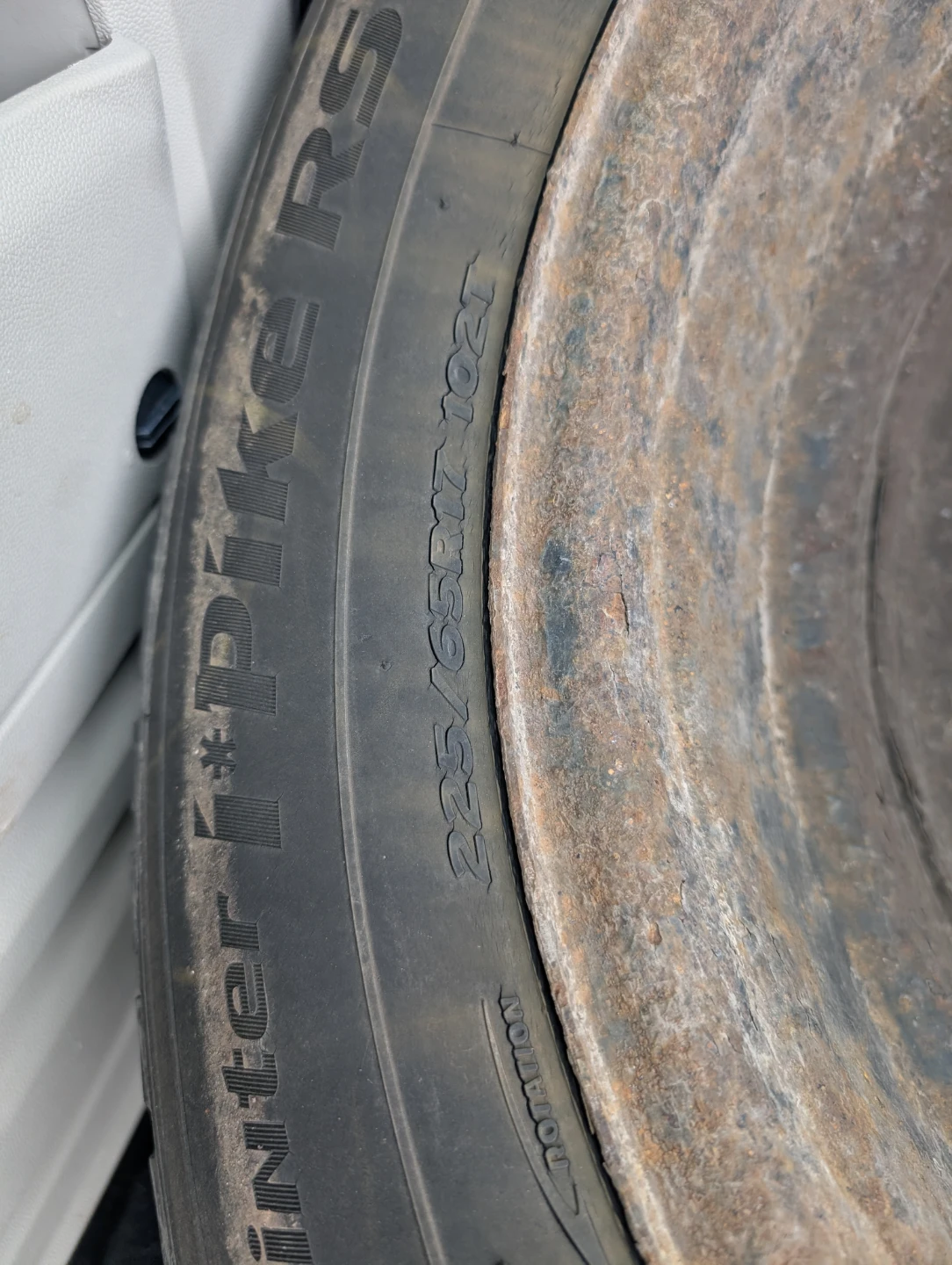 Hankook Winter Pike RS W452 Winter Tire and Rim - 225/65R17 - photo 4